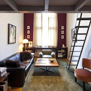Zimmer mit Kingsize-Bett